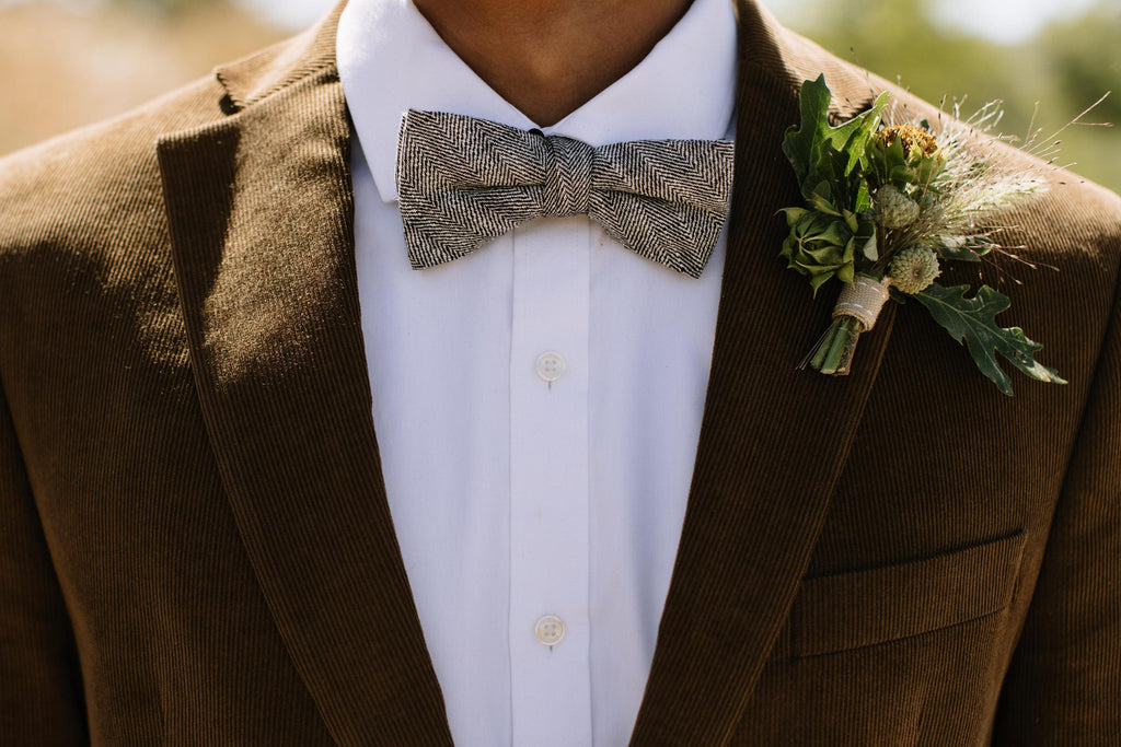 Ebony Tweed Men's Pre-tied Bow Tie