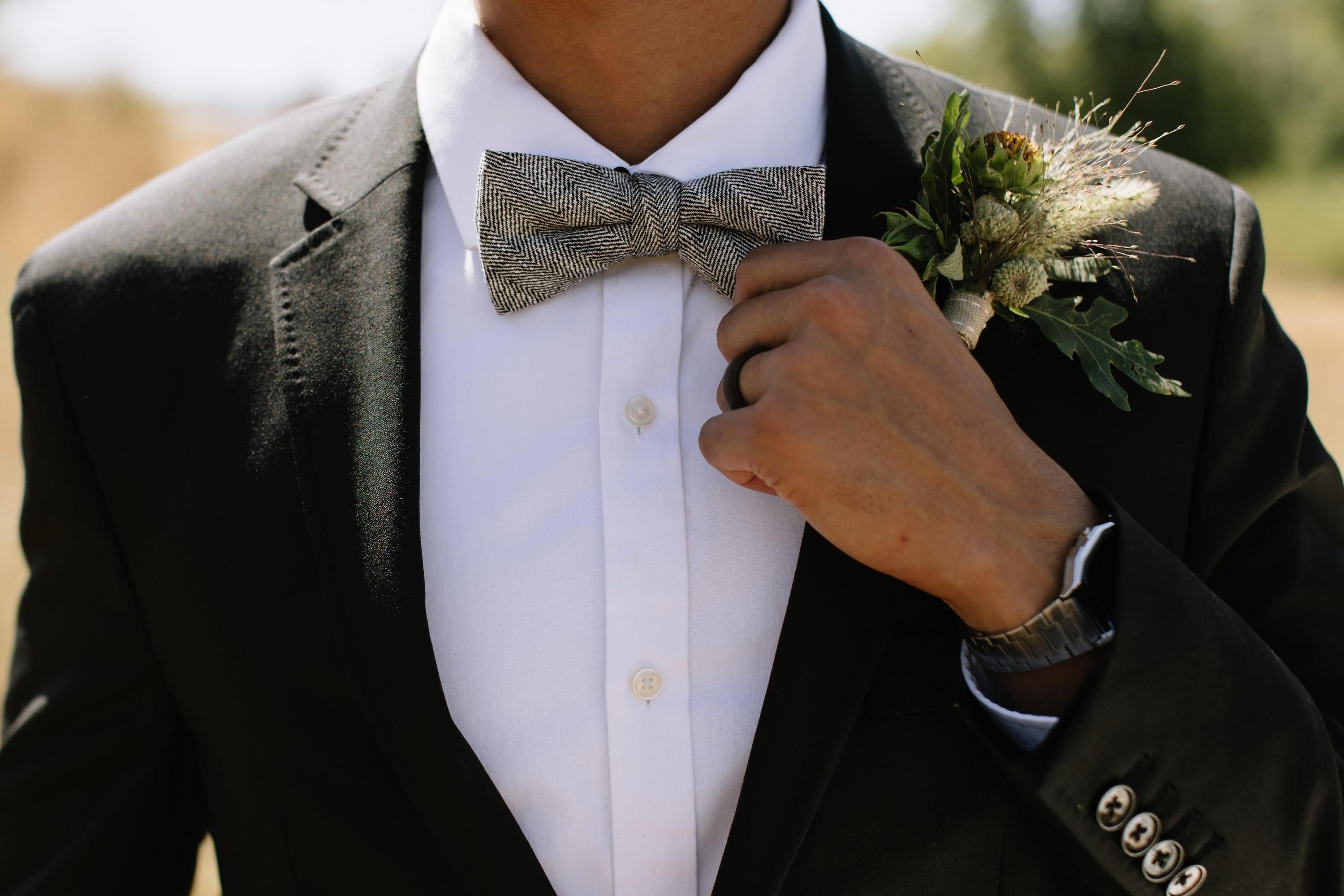 Ebony Tweed Men's Pre-tied Bow Tie