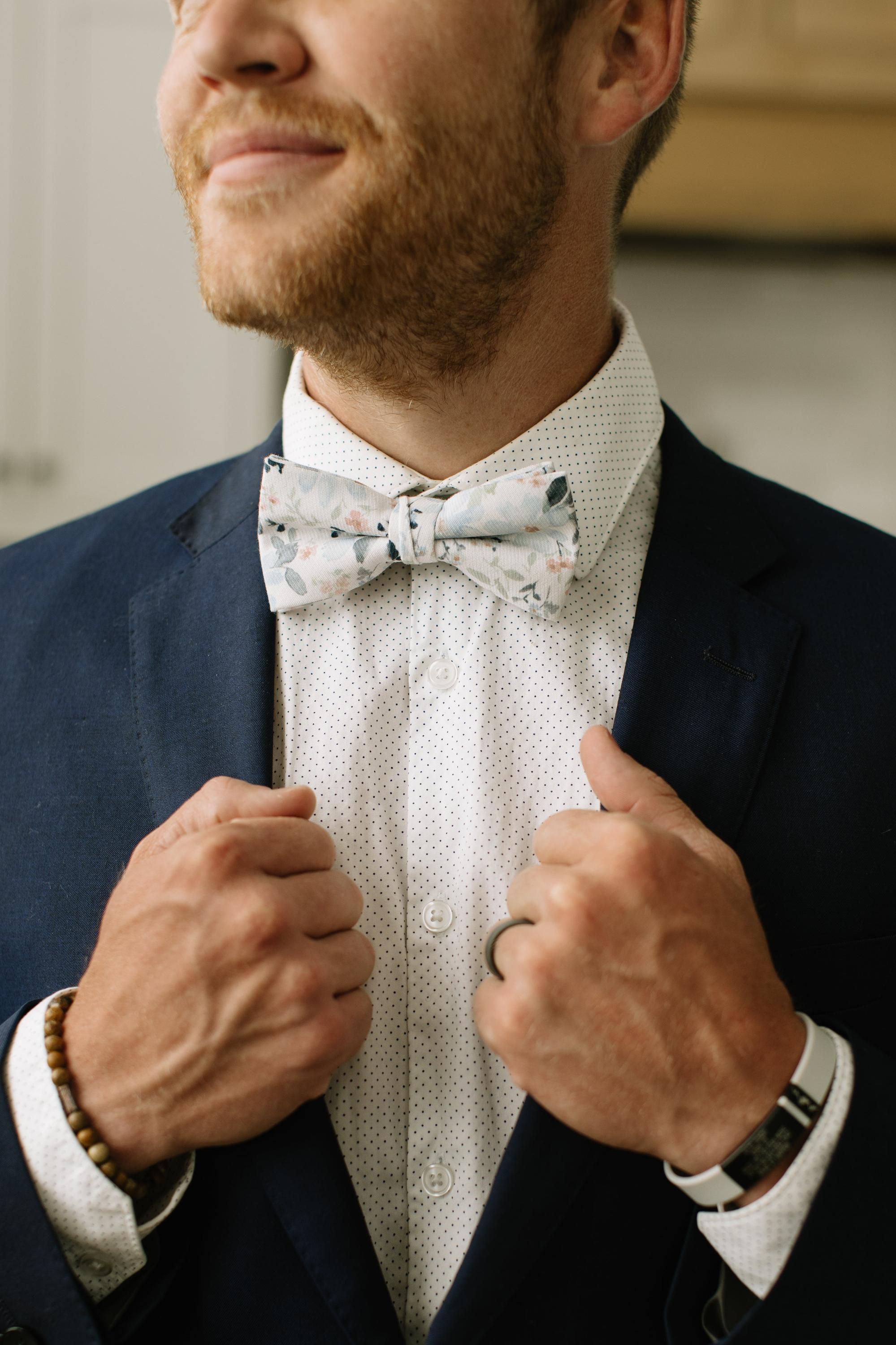 Eva Men's Pre-tied Bow Tie