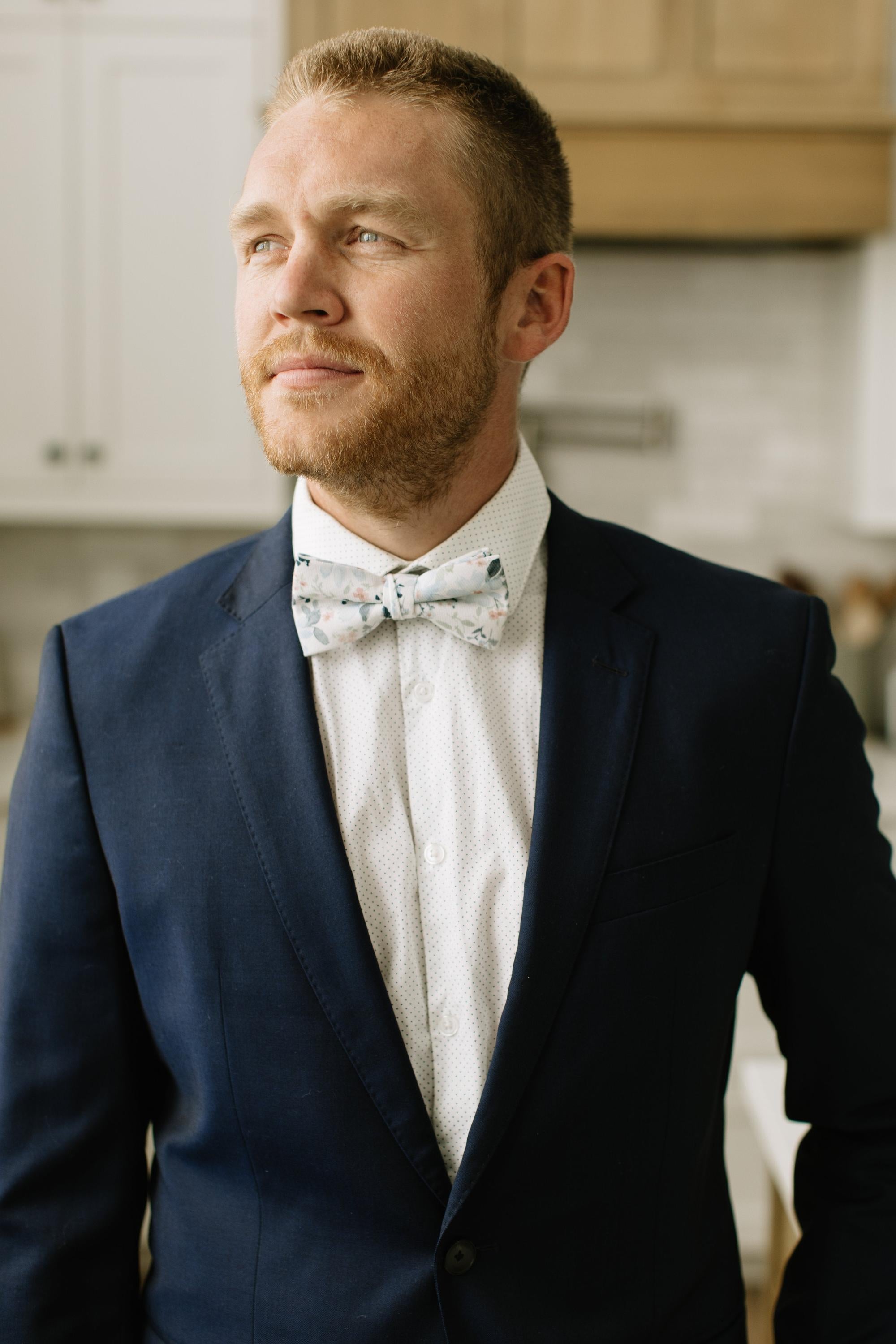 Eva Men's Pre-tied Bow Tie