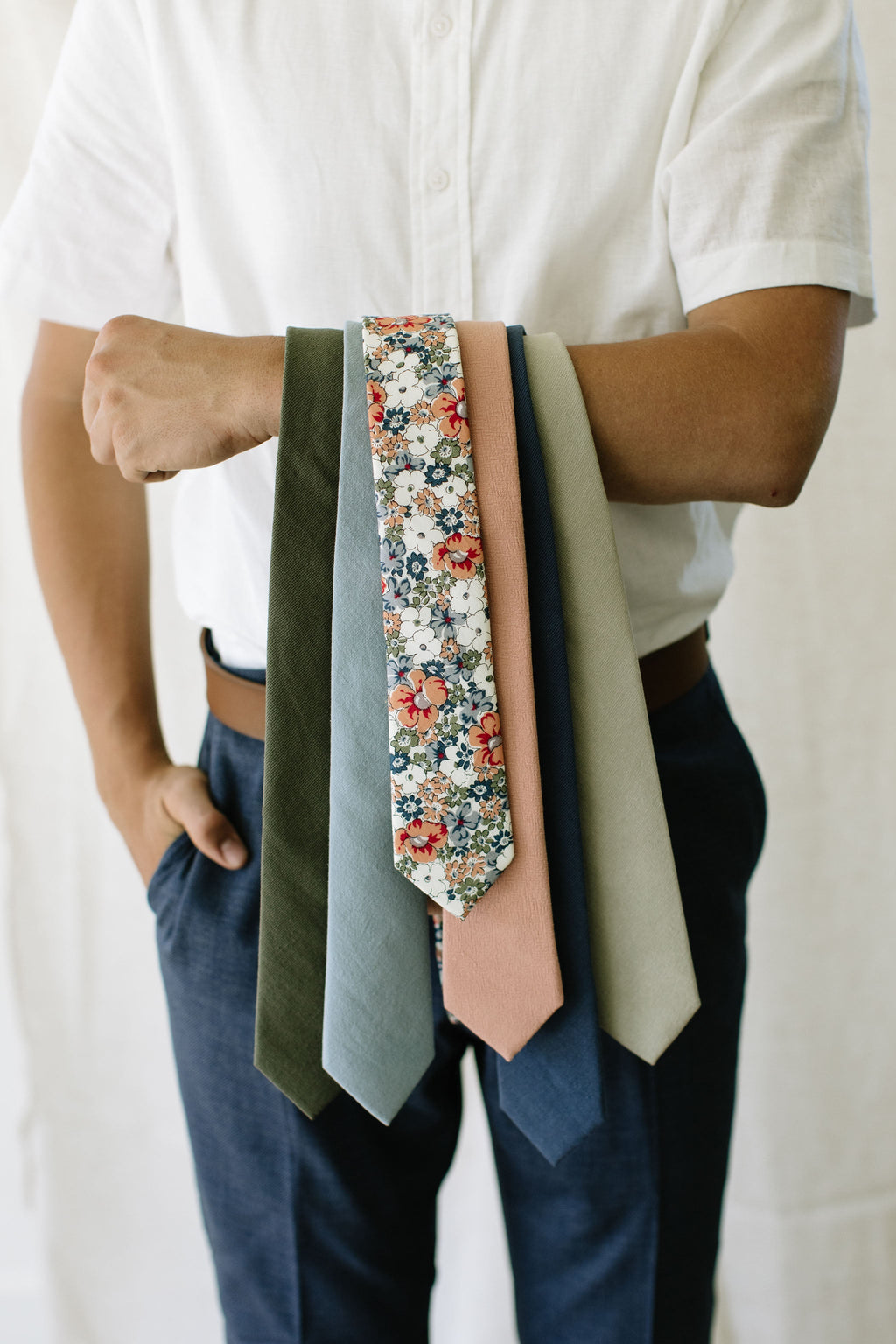 Peachy Men's Tie